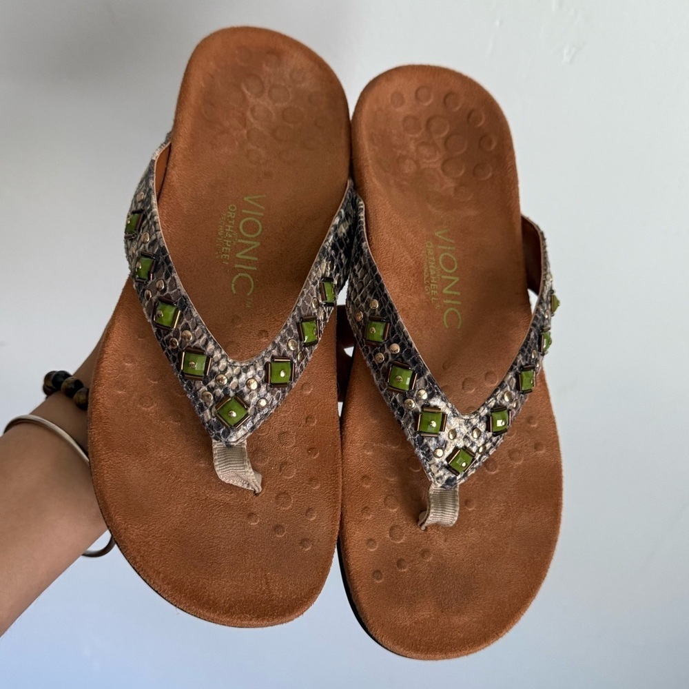 VIONIC Florianna Sandal Green Gold Cork Beaded Bohemian Flip Flops